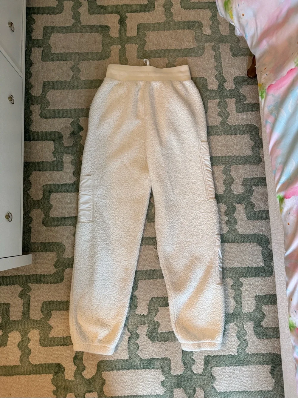 ALO Micro Sherpa High Waist Solstice Sweatpant in Ivory